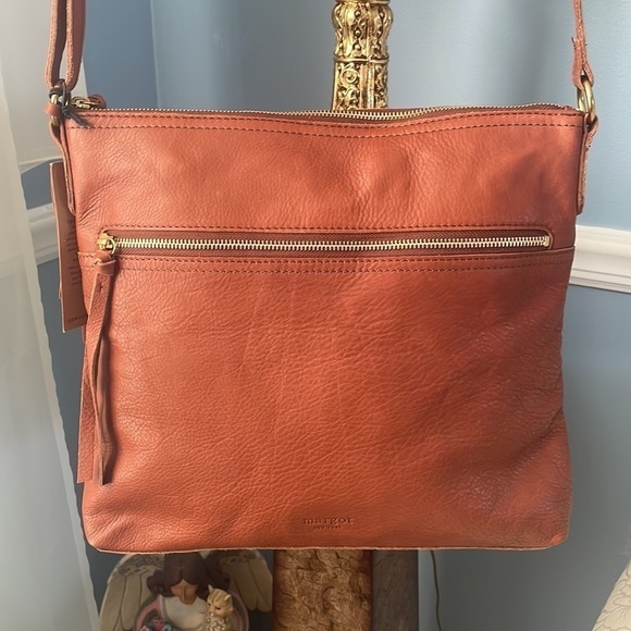 Brand New Margot Genuine Leather Leah Hobo Zip Crossbody Purse Adjustable Strap - Picture 5 of 16